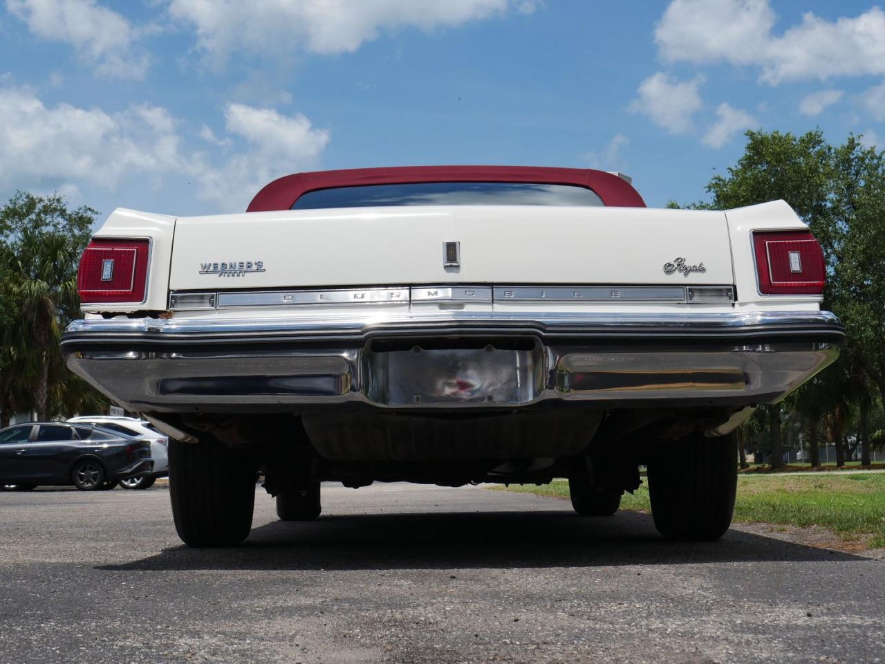 1975 Oldsmobile Delta 88 Royale Convertible