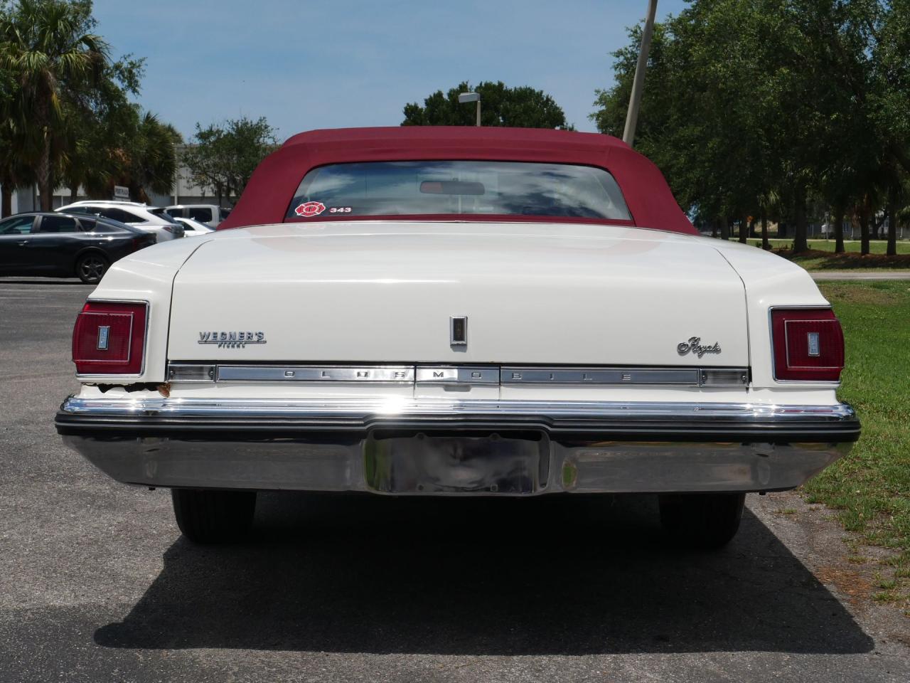 1975 Oldsmobile Delta 88 Royale Convertible