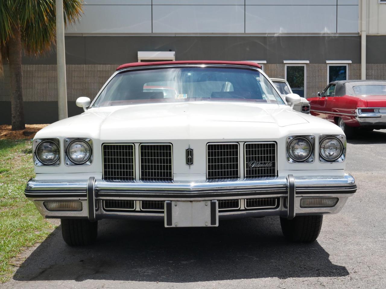 1975 Oldsmobile Delta 88 Royale Convertible