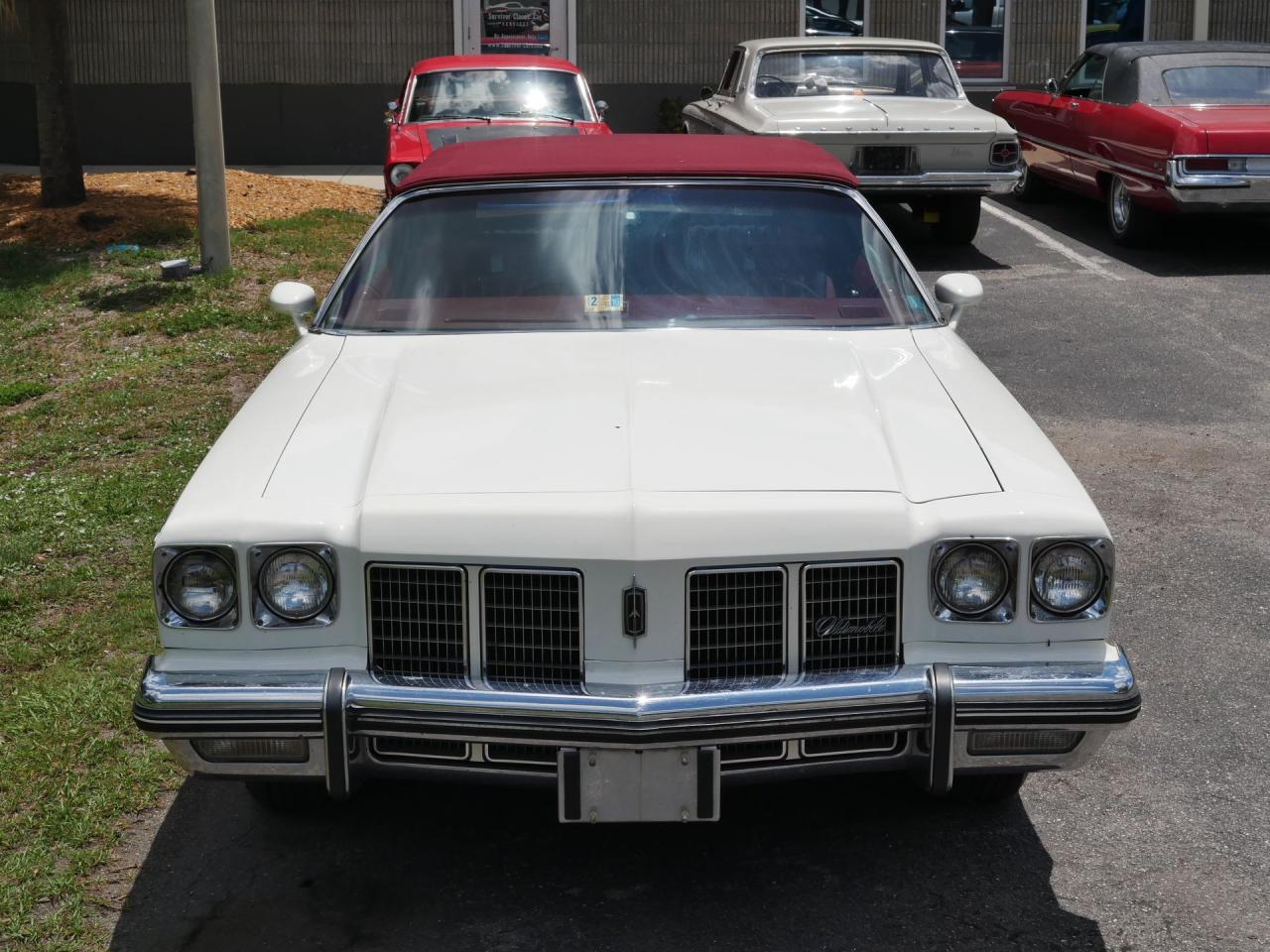 1975 Oldsmobile Delta 88 Royale Convertible