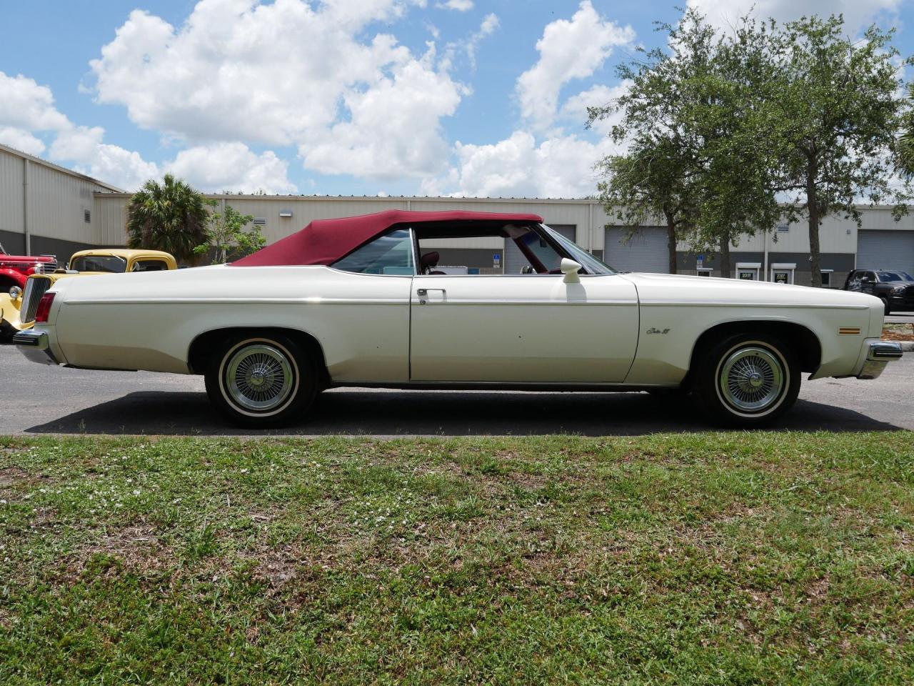 1975 Oldsmobile Delta 88 Royale Convertible