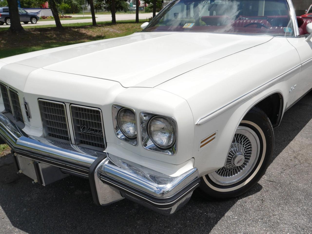 1975 Oldsmobile Delta 88 Royale Convertible