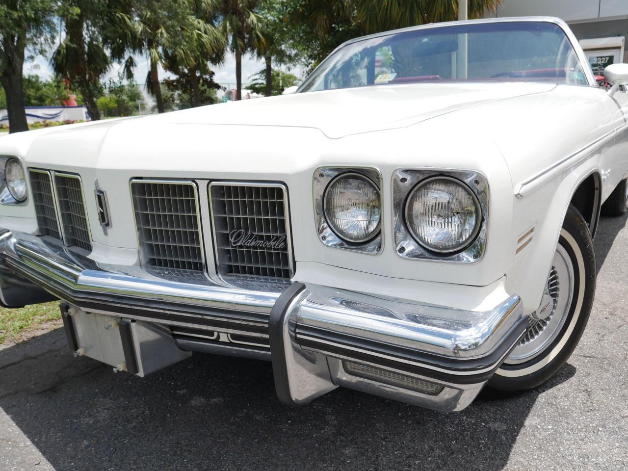 1975 Oldsmobile Delta 88 Royale Convertible