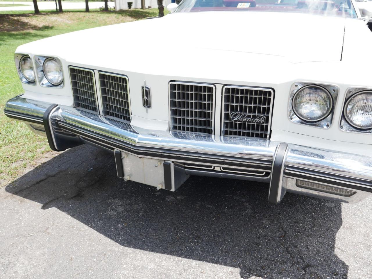 1975 Oldsmobile Delta 88 Royale Convertible