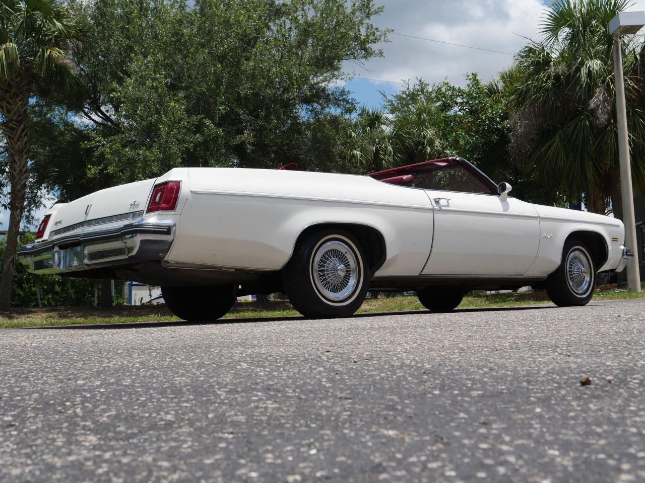 1975 Oldsmobile Delta 88 Royale Convertible