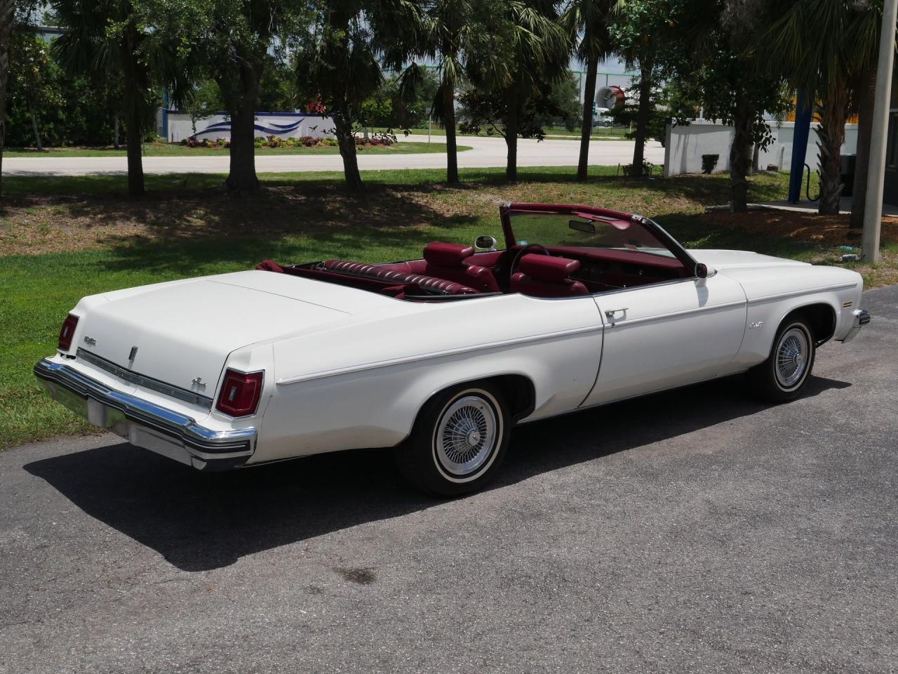 1975 Oldsmobile Delta 88 Royale Convertible
