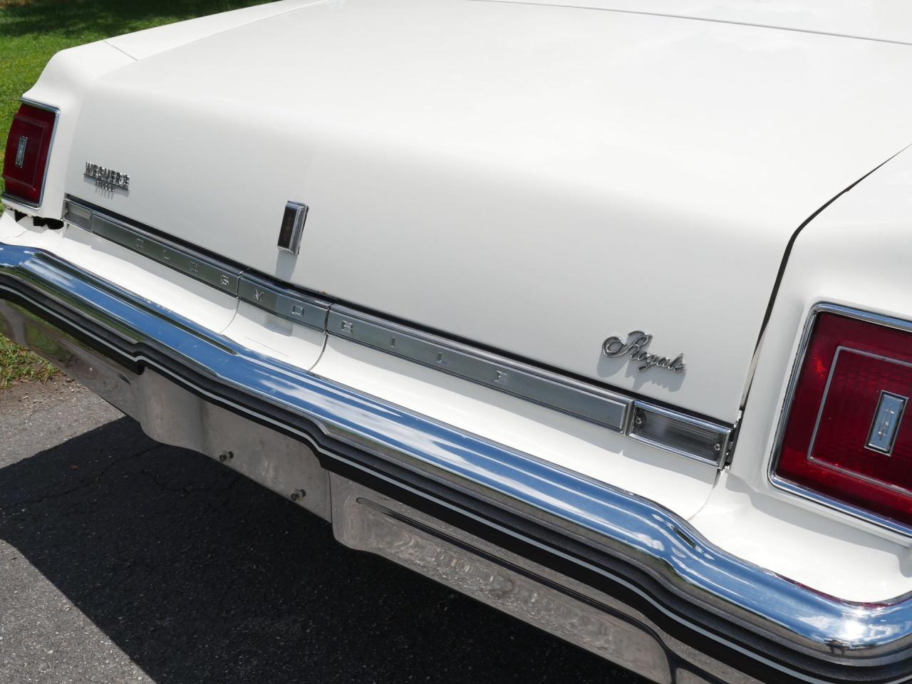 1975 Oldsmobile Delta 88 Royale Convertible
