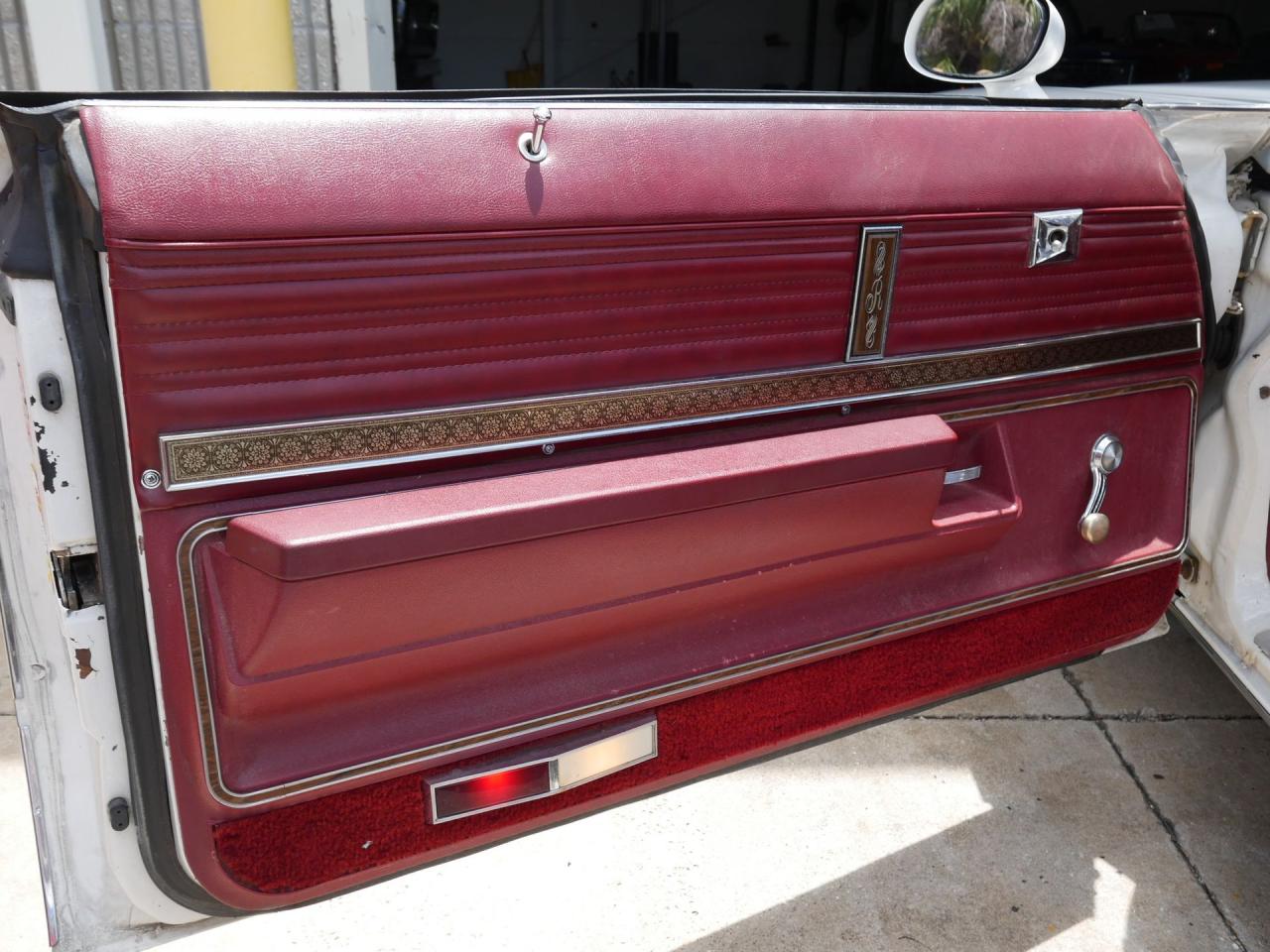 1975 Oldsmobile Delta 88 Royale Convertible