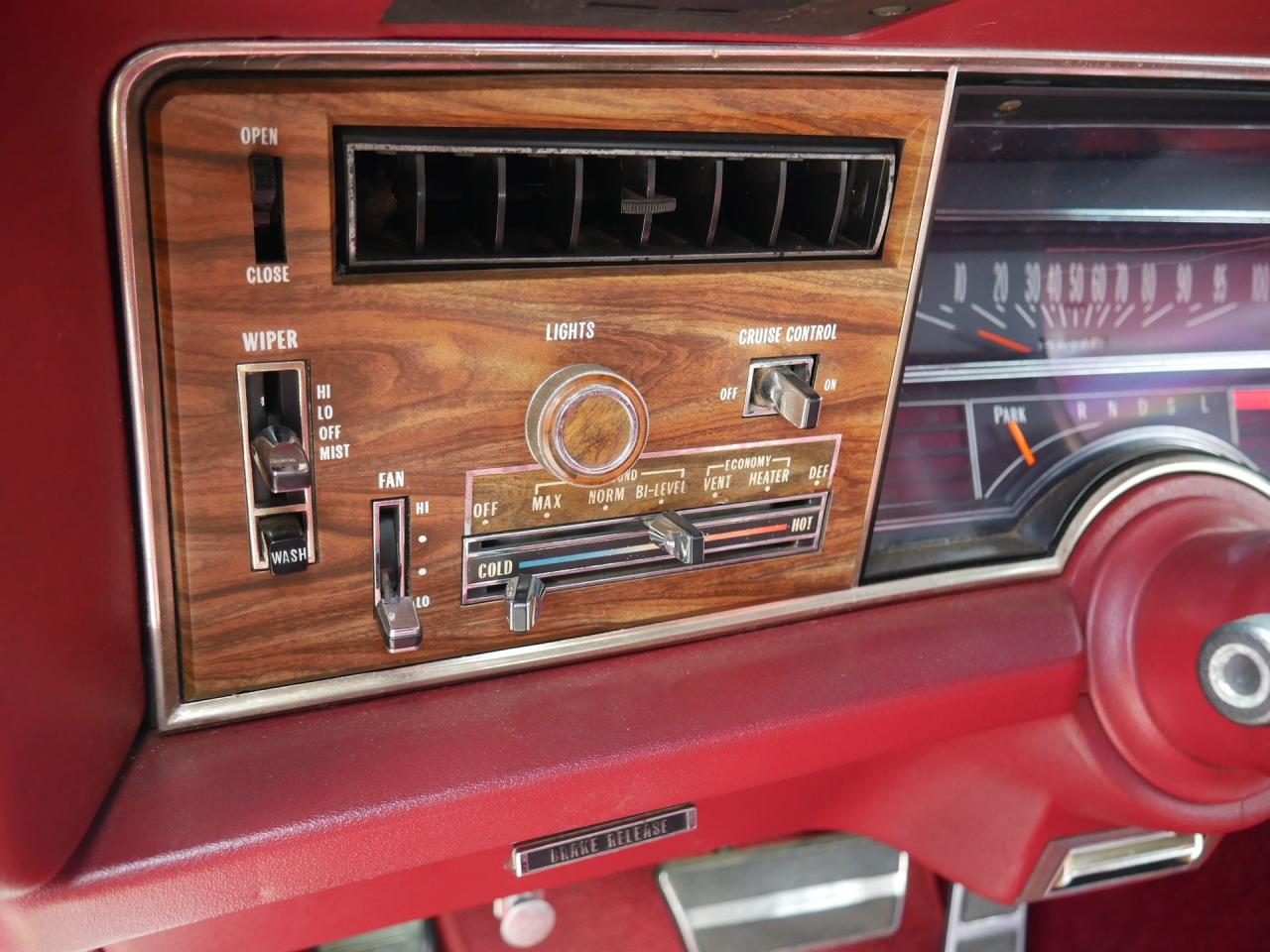1975 Oldsmobile Delta 88 Royale Convertible