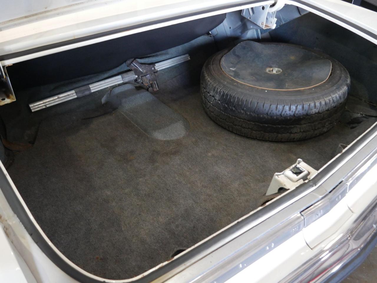 1975 Oldsmobile Delta 88 Royale Convertible