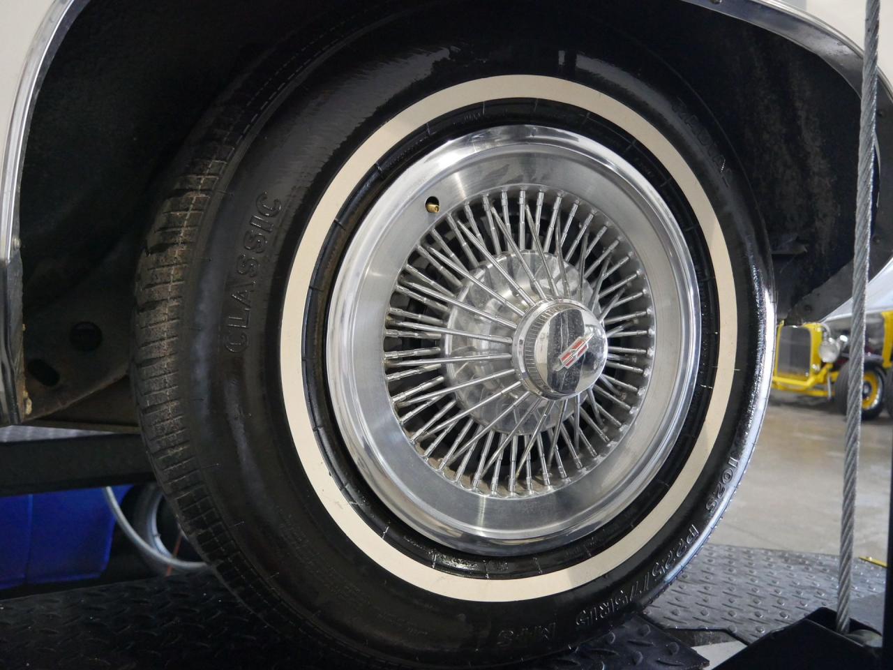 1975 Oldsmobile Delta 88 Royale Convertible