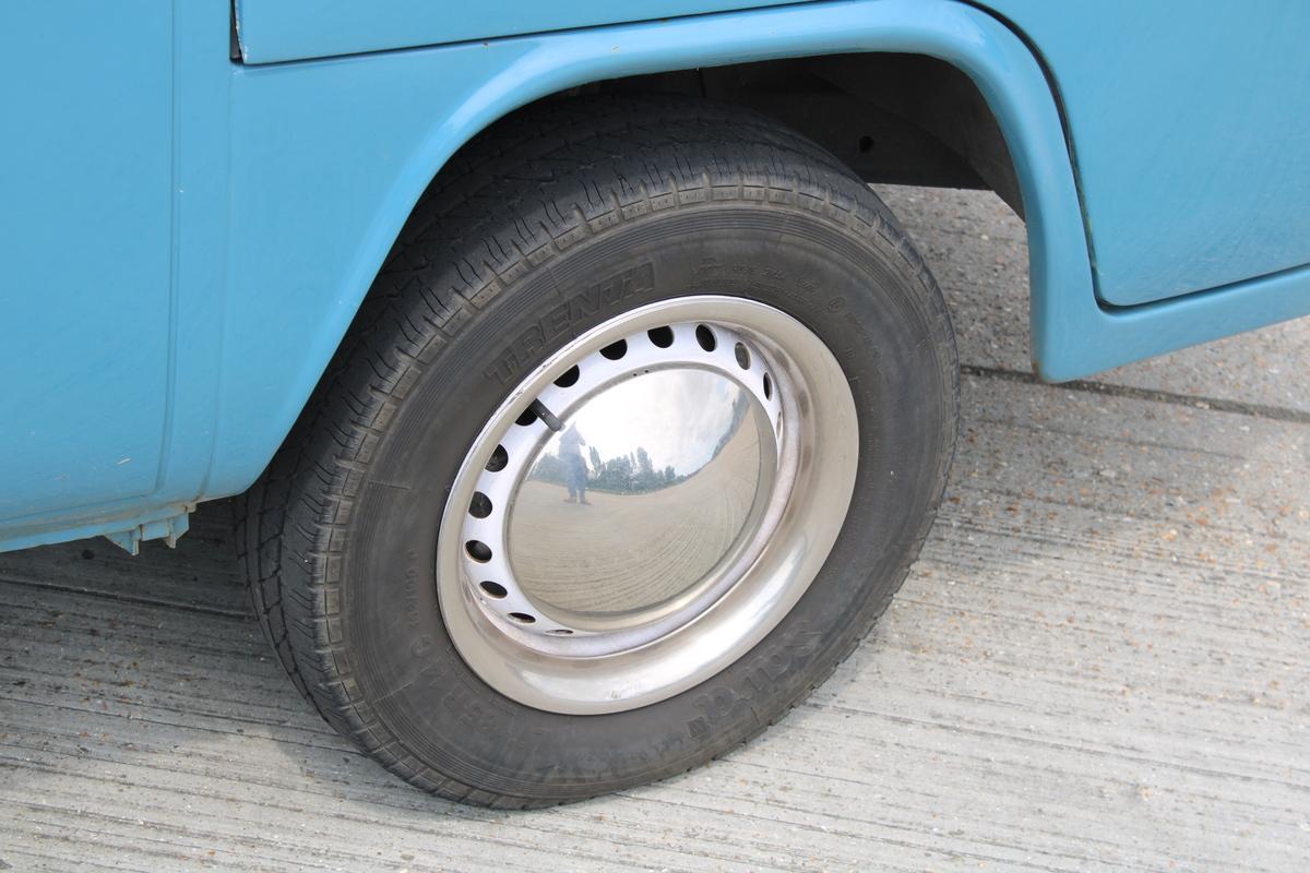 1976 Volkswagen CAMPER VAN