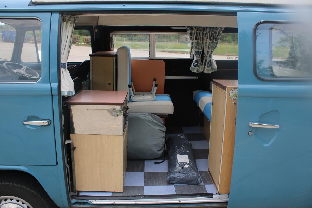 1976 Volkswagen CAMPER VAN