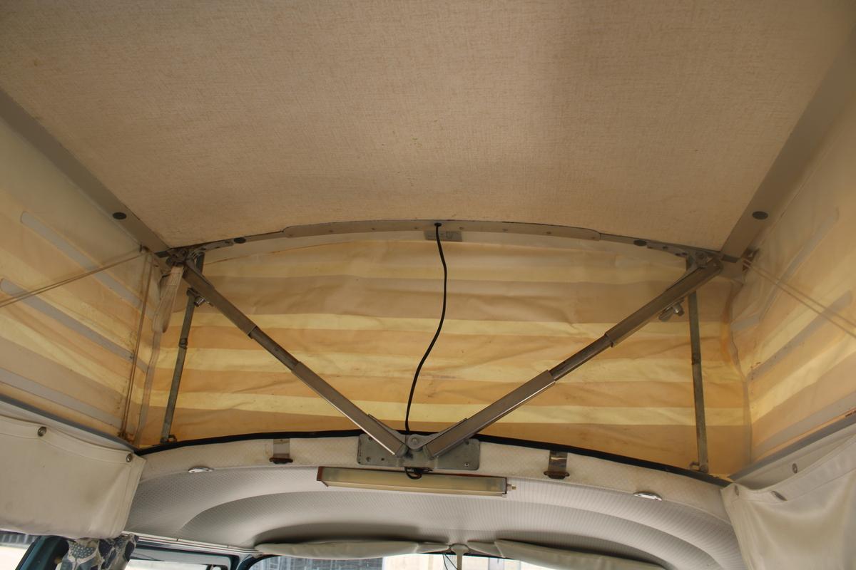 1976 Volkswagen CAMPER VAN