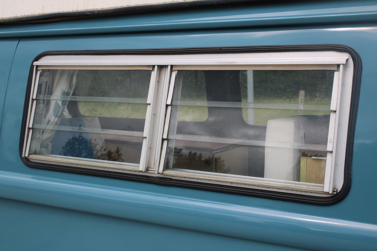 1976 Volkswagen CAMPER VAN