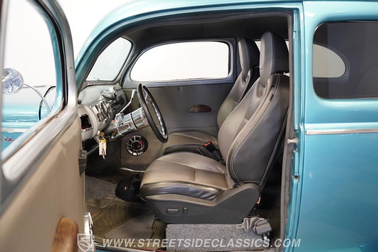 1940 Ford Deluxe