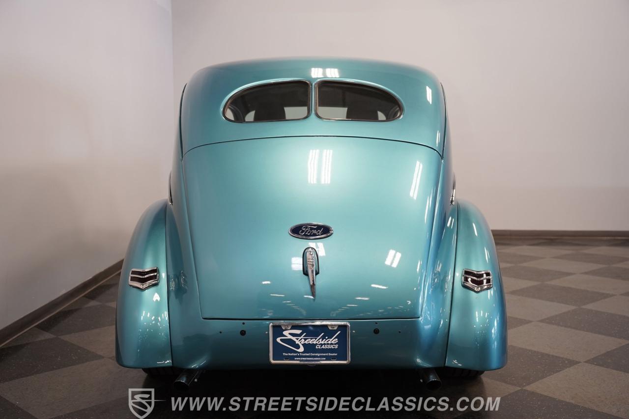 1940 Ford Deluxe