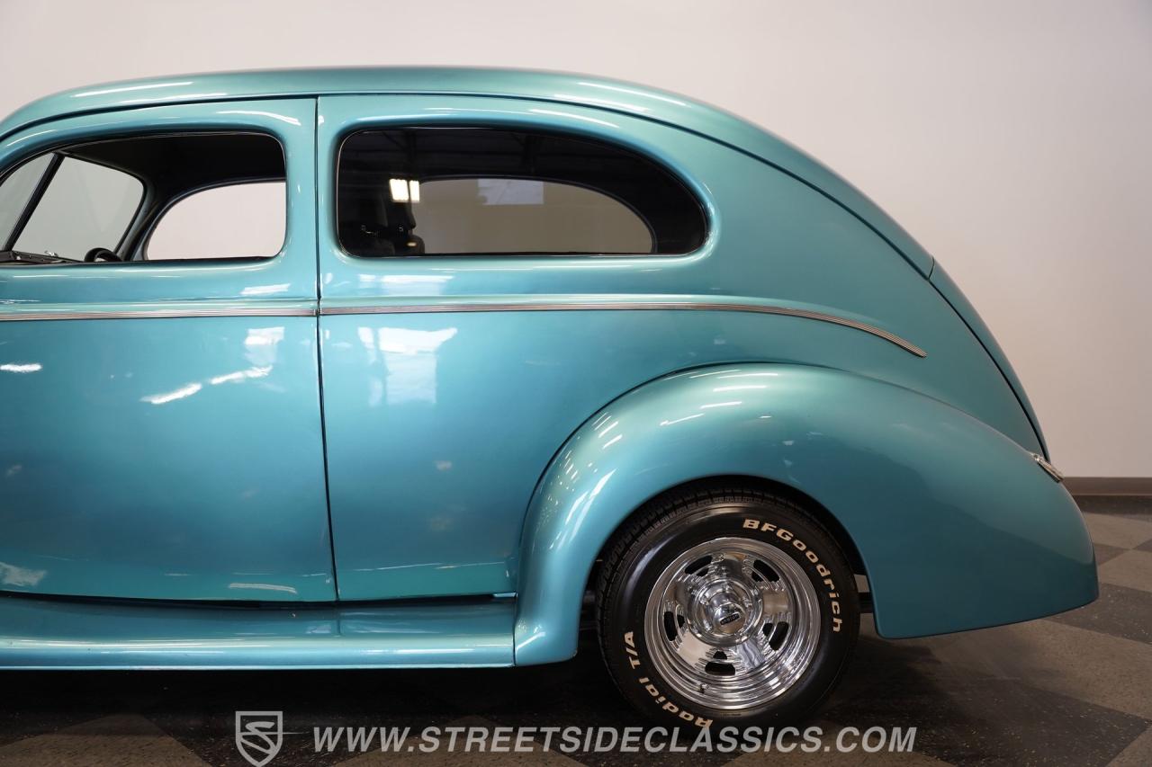 1940 Ford Deluxe