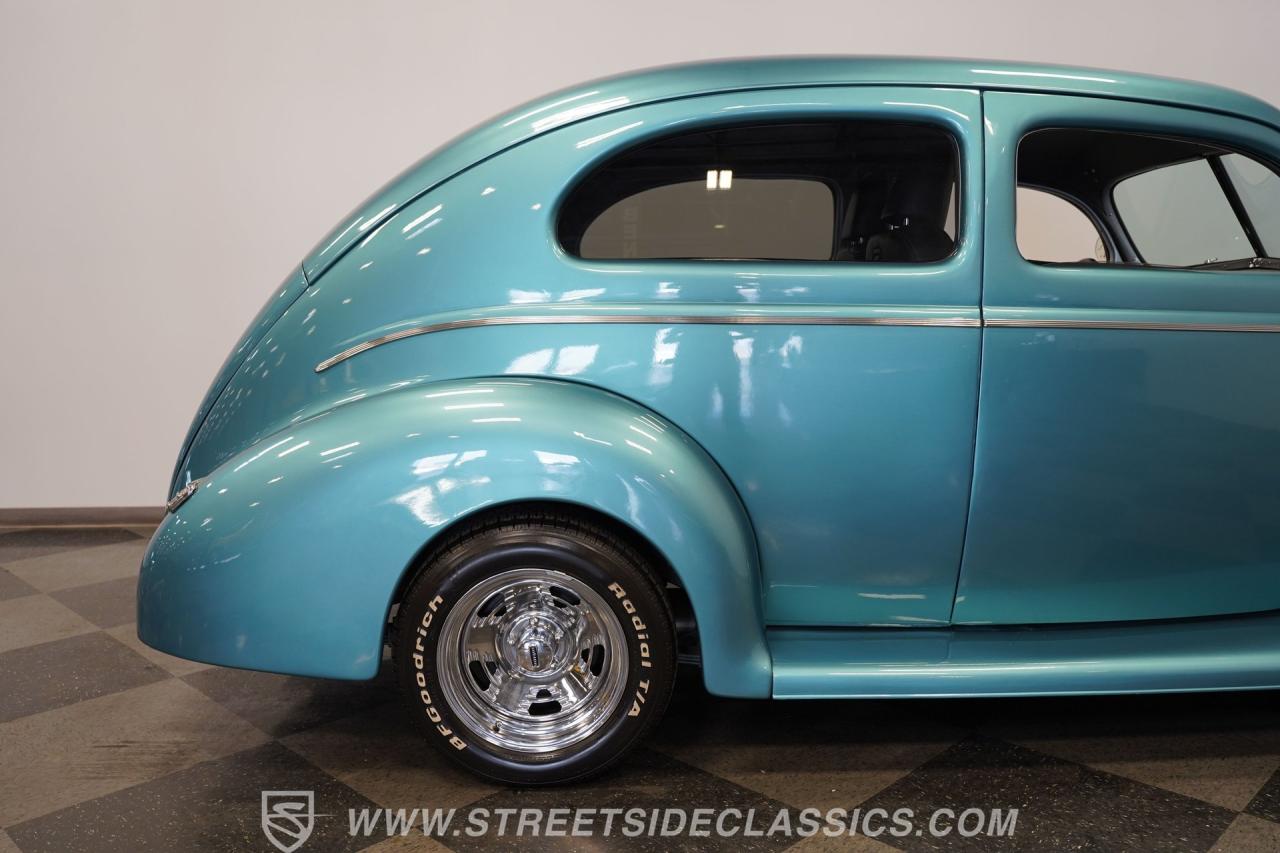 1940 Ford Deluxe
