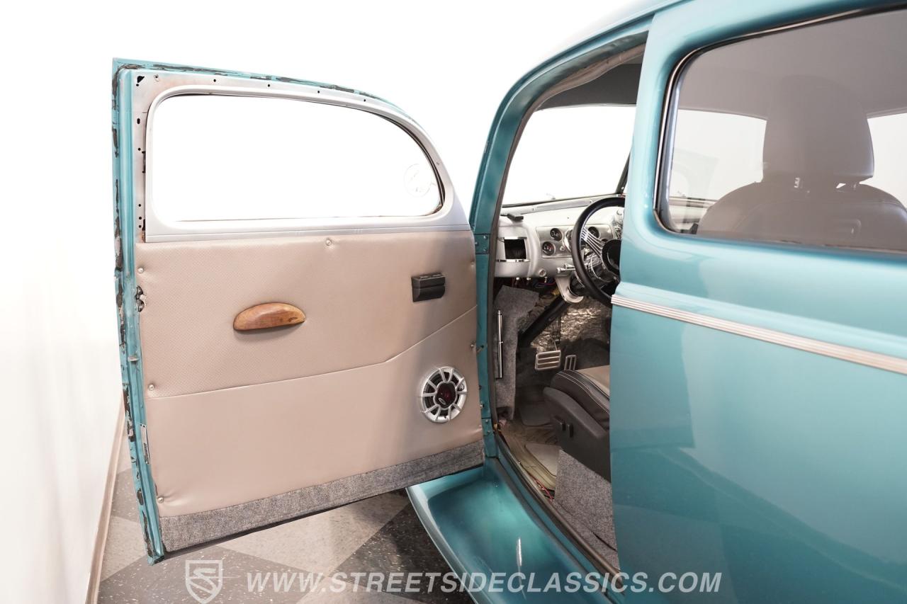 1940 Ford Deluxe