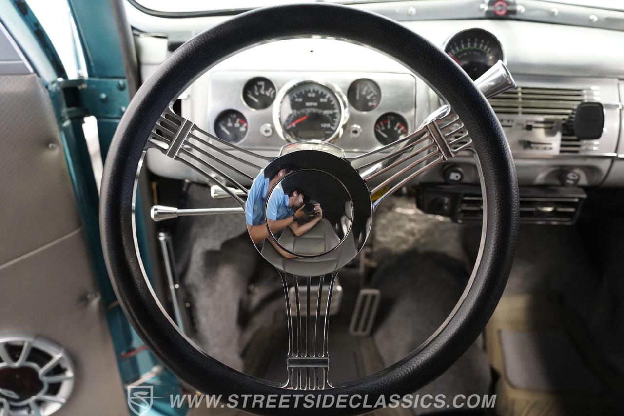 1940 Ford Deluxe