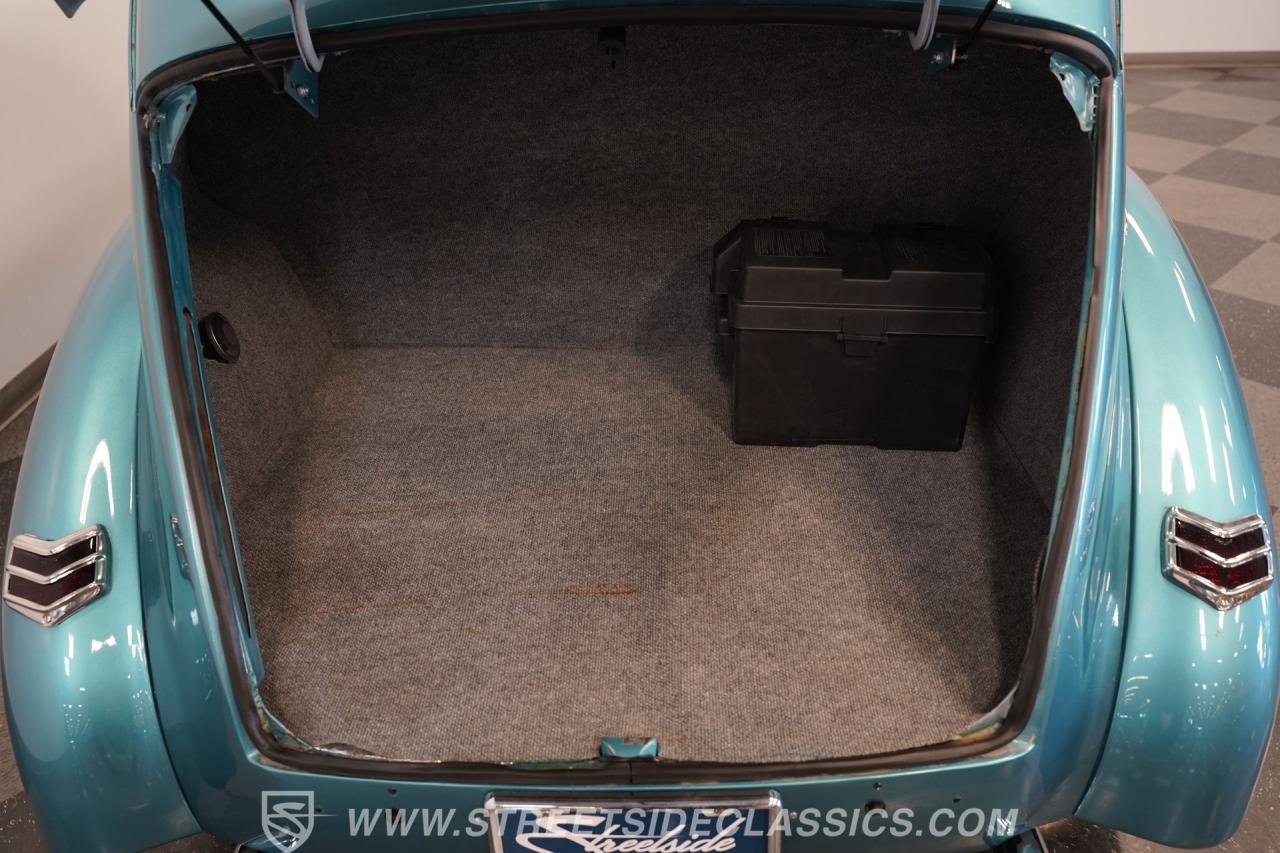1940 Ford Deluxe