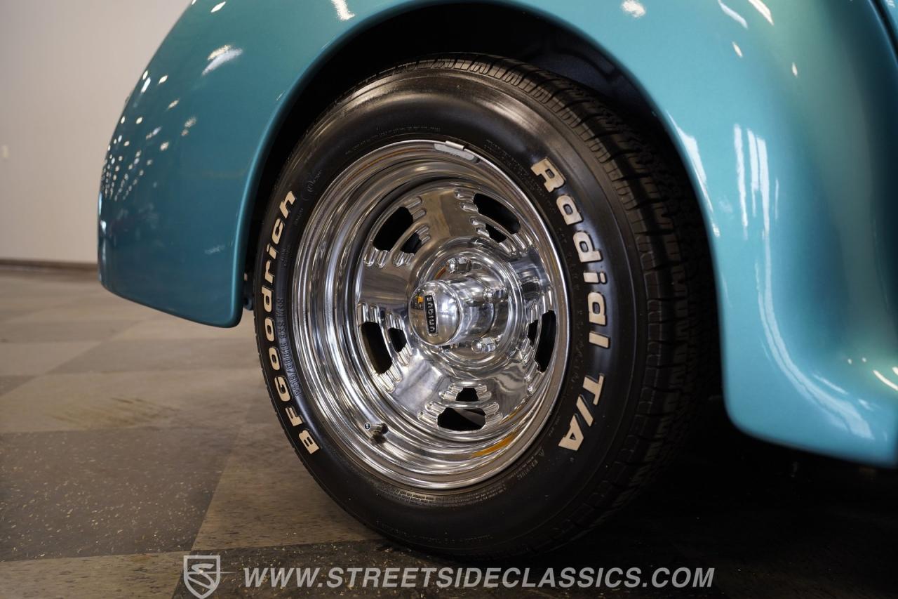 1940 Ford Deluxe