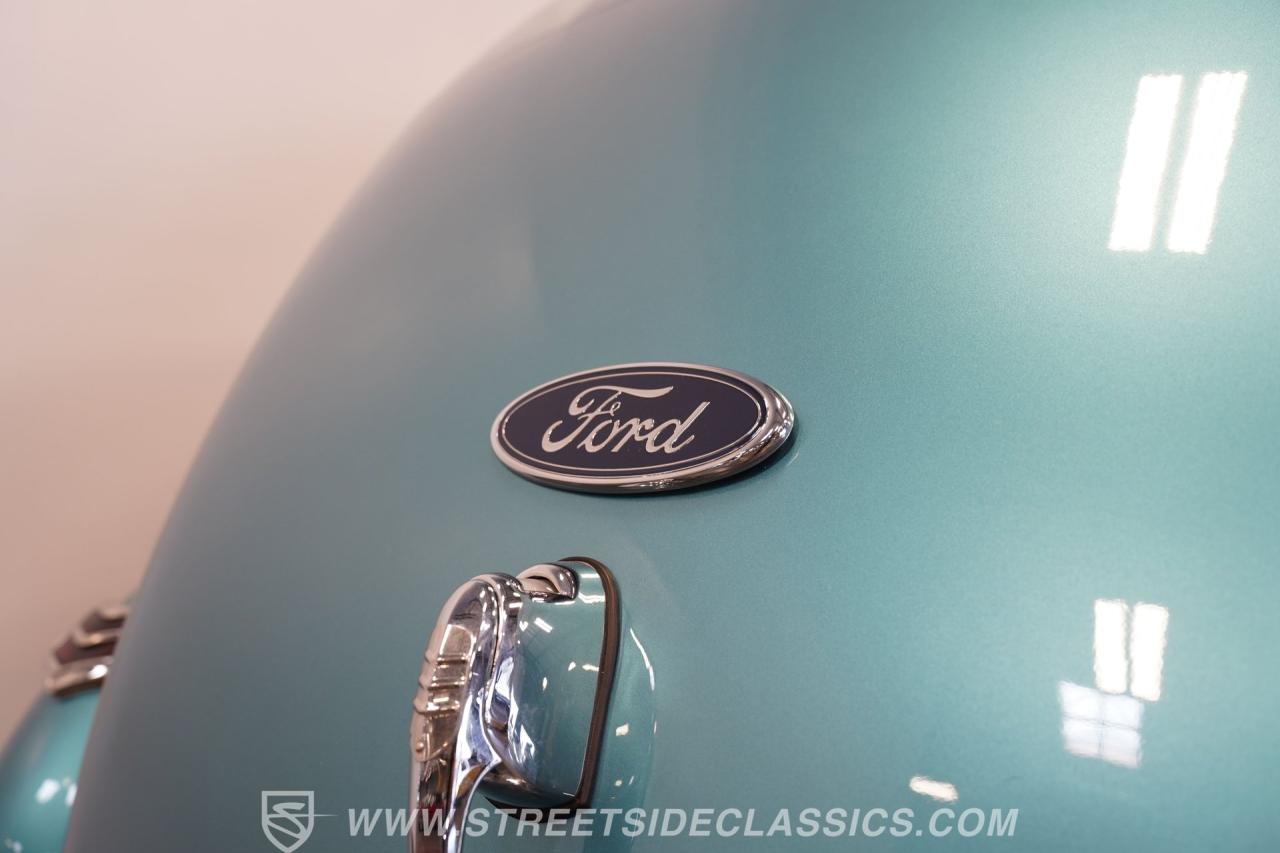 1940 Ford Deluxe