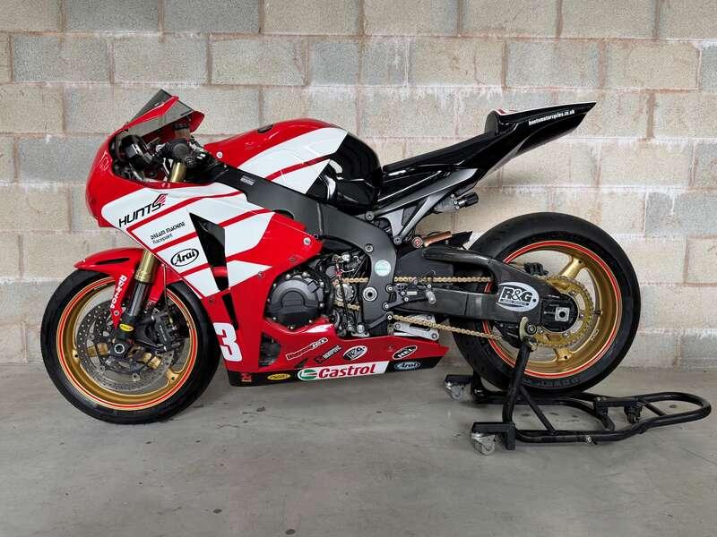 2010 Honda CBR1000RR FIREBLADE SUPERSTOCK RACE BIKE
