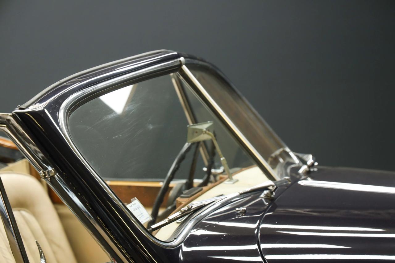 1955 Jaguar XK140 DHC &ldquo;More than 70 years in France&rdquo;