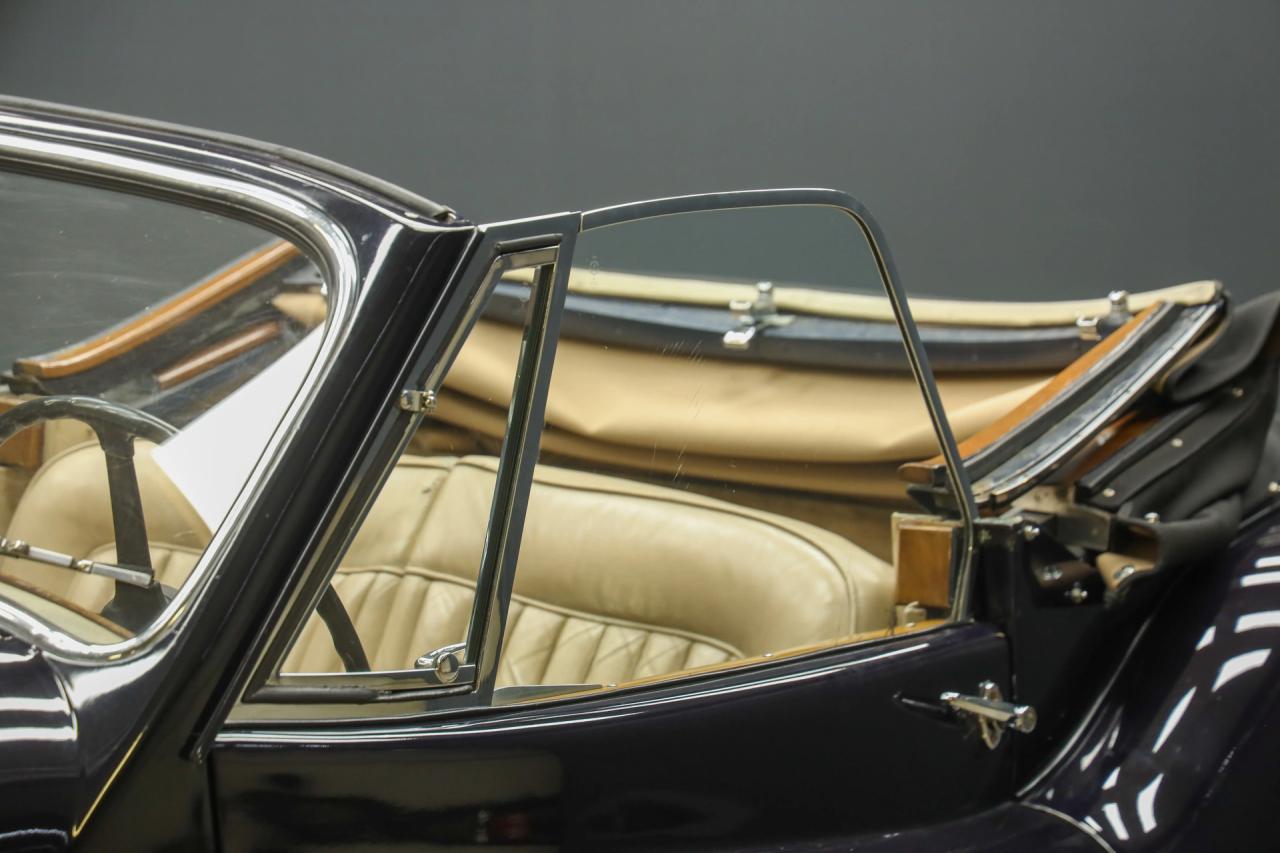 1955 Jaguar XK140 DHC &ldquo;More than 70 years in France&rdquo;
