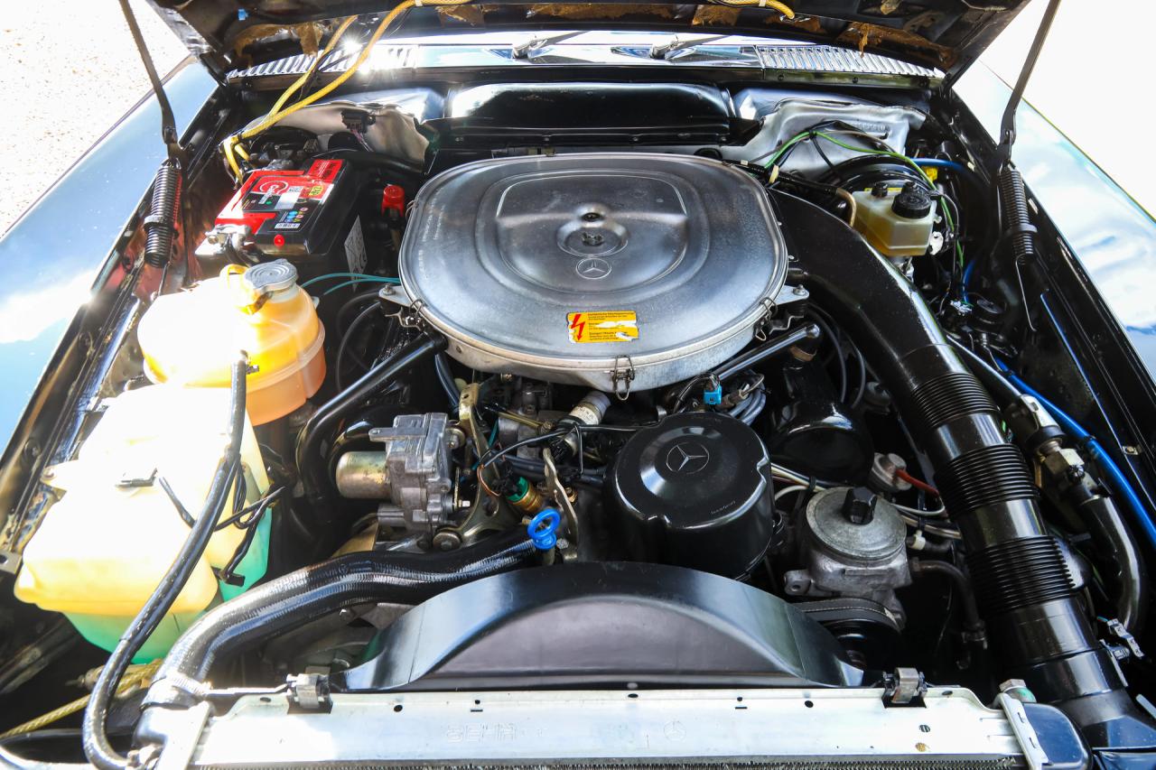 1986 Mercedes - Benz 420 SL &ldquo;The hidden strip is still there&rdquo;