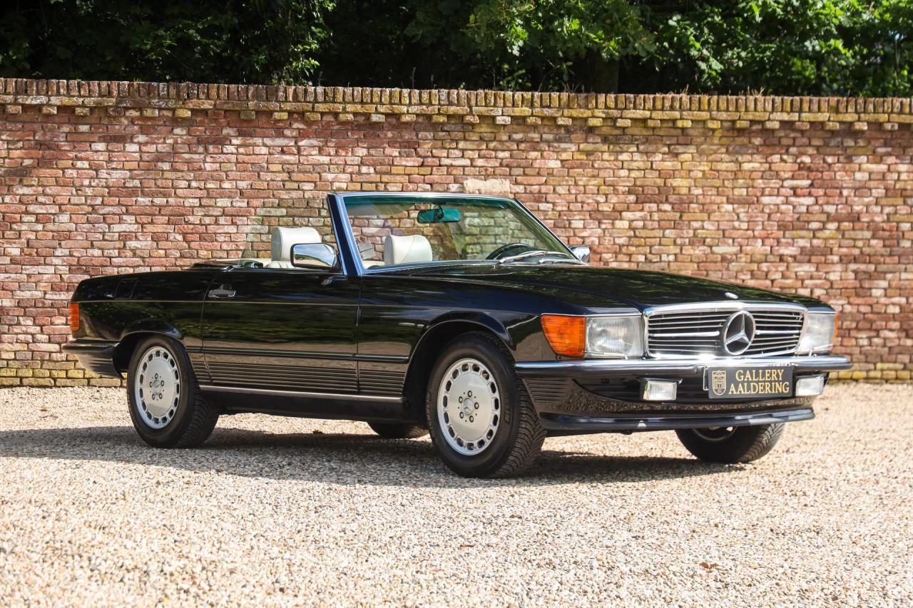 1986 Mercedes - Benz 420 SL &ldquo;The hidden strip is still there&rdquo;