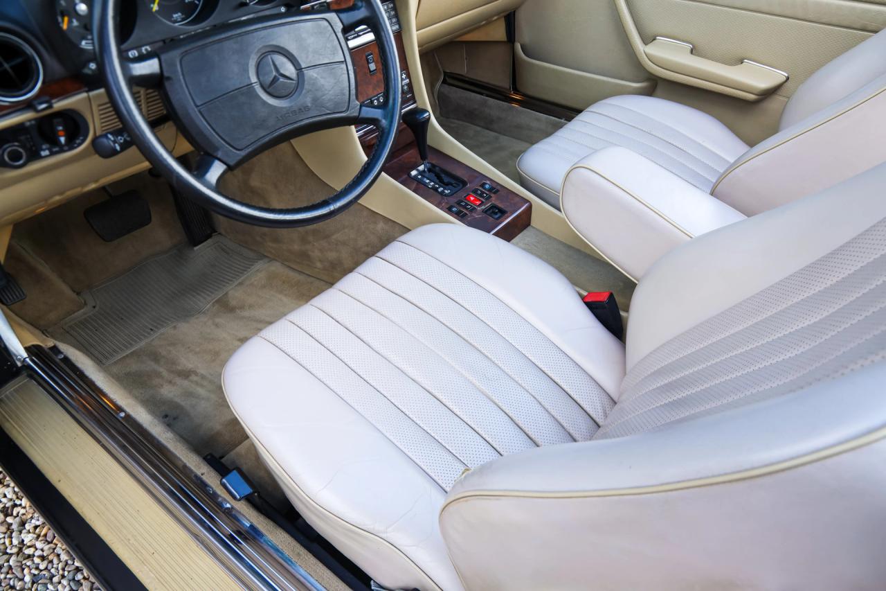 1986 Mercedes - Benz 420 SL &ldquo;The hidden strip is still there&rdquo;