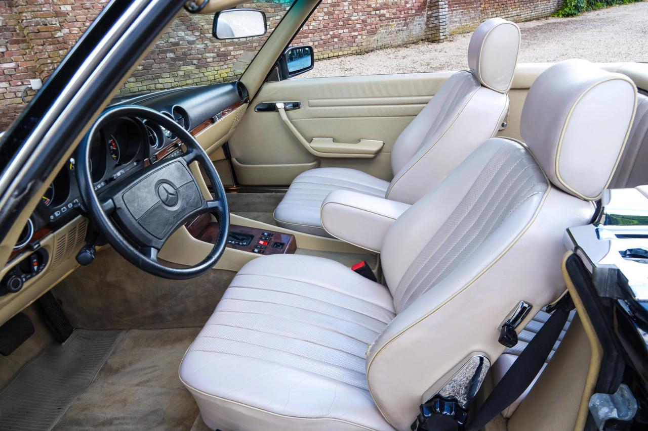 1986 Mercedes - Benz 420 SL &ldquo;The hidden strip is still there&rdquo;