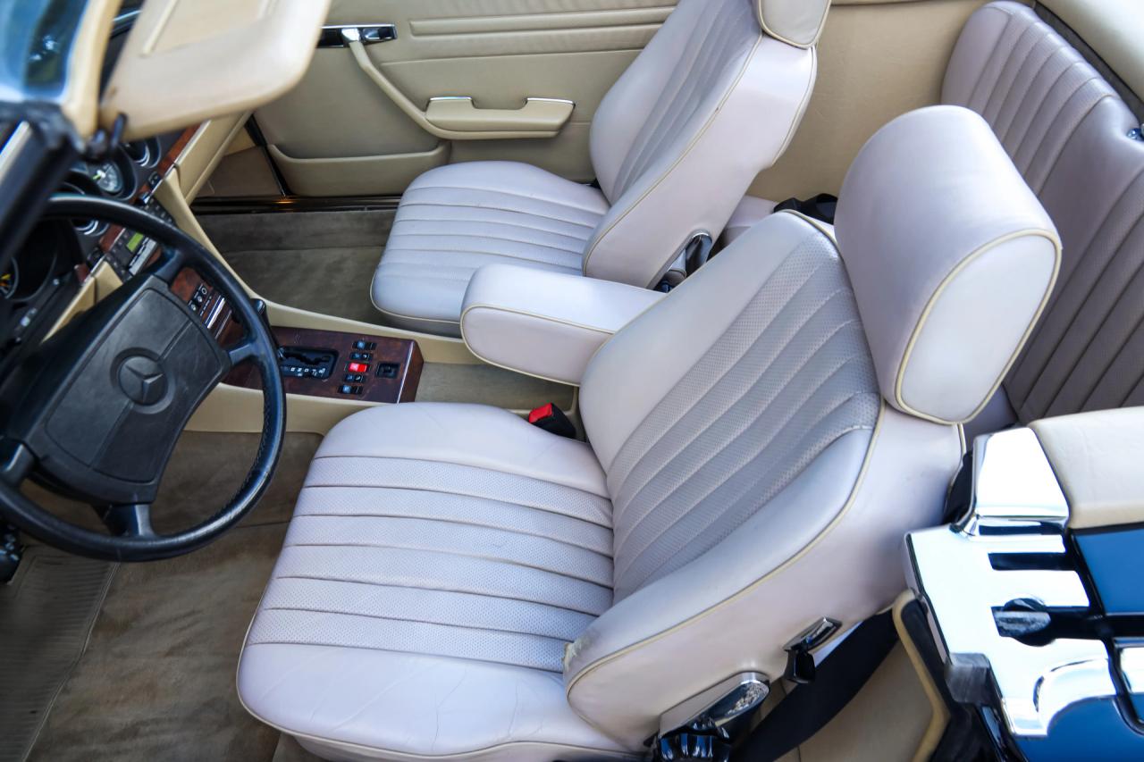 1986 Mercedes - Benz 420 SL &ldquo;The hidden strip is still there&rdquo;