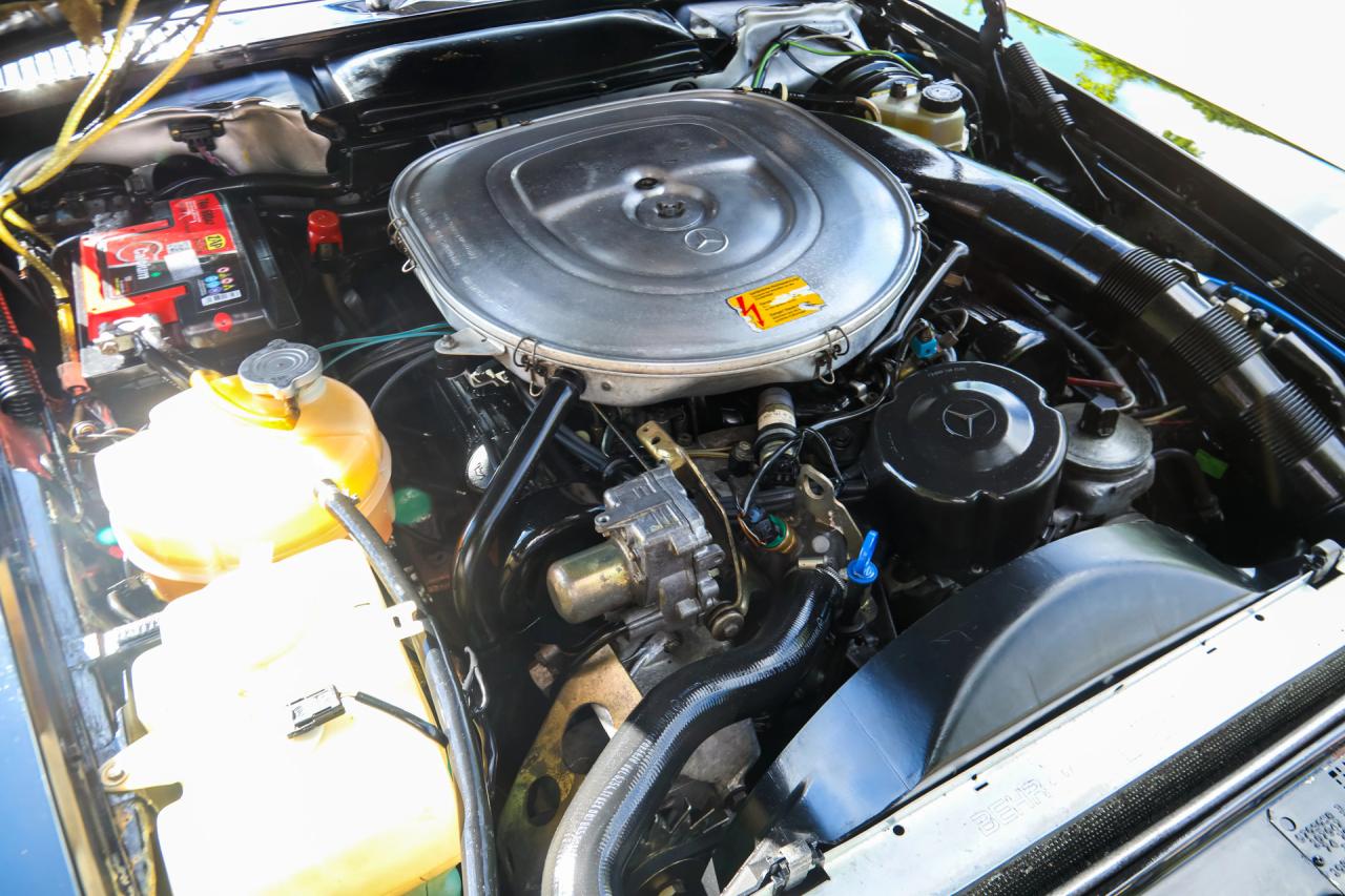 1986 Mercedes - Benz 420 SL &ldquo;The hidden strip is still there&rdquo;