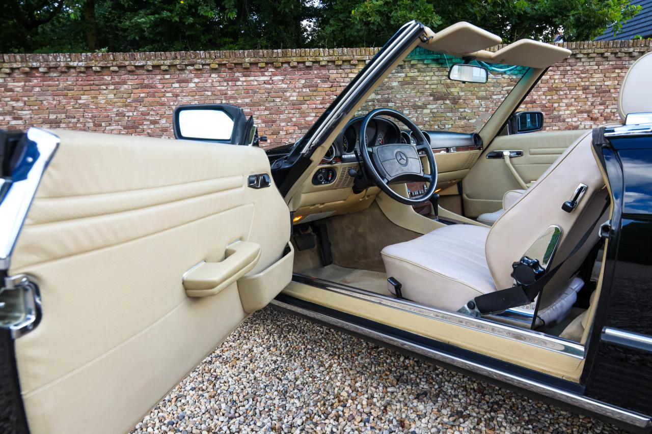 1986 Mercedes - Benz 420 SL &ldquo;The hidden strip is still there&rdquo;