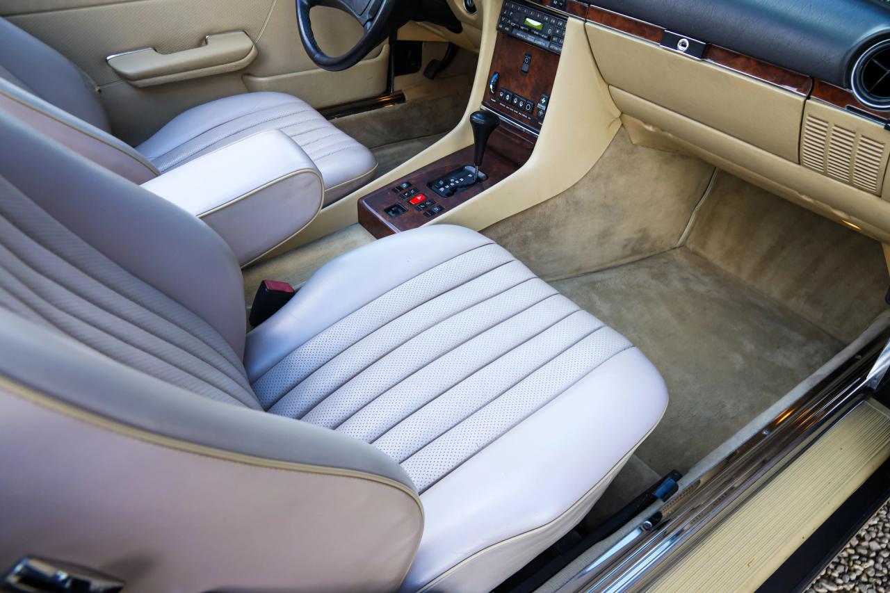 1986 Mercedes - Benz 420 SL &ldquo;The hidden strip is still there&rdquo;