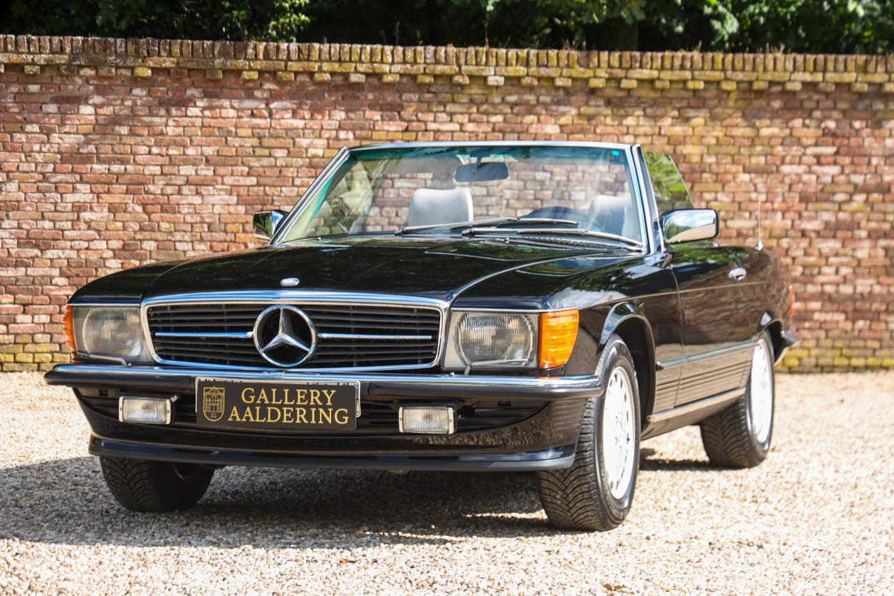 1986 Mercedes - Benz 420 SL &ldquo;The hidden strip is still there&rdquo;