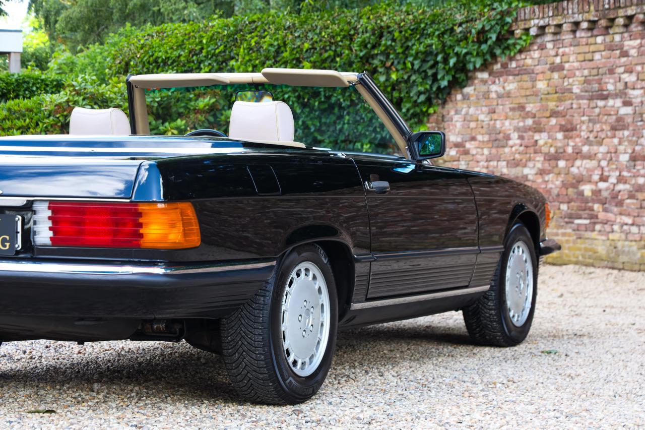 1986 Mercedes - Benz 420 SL &ldquo;The hidden strip is still there&rdquo;