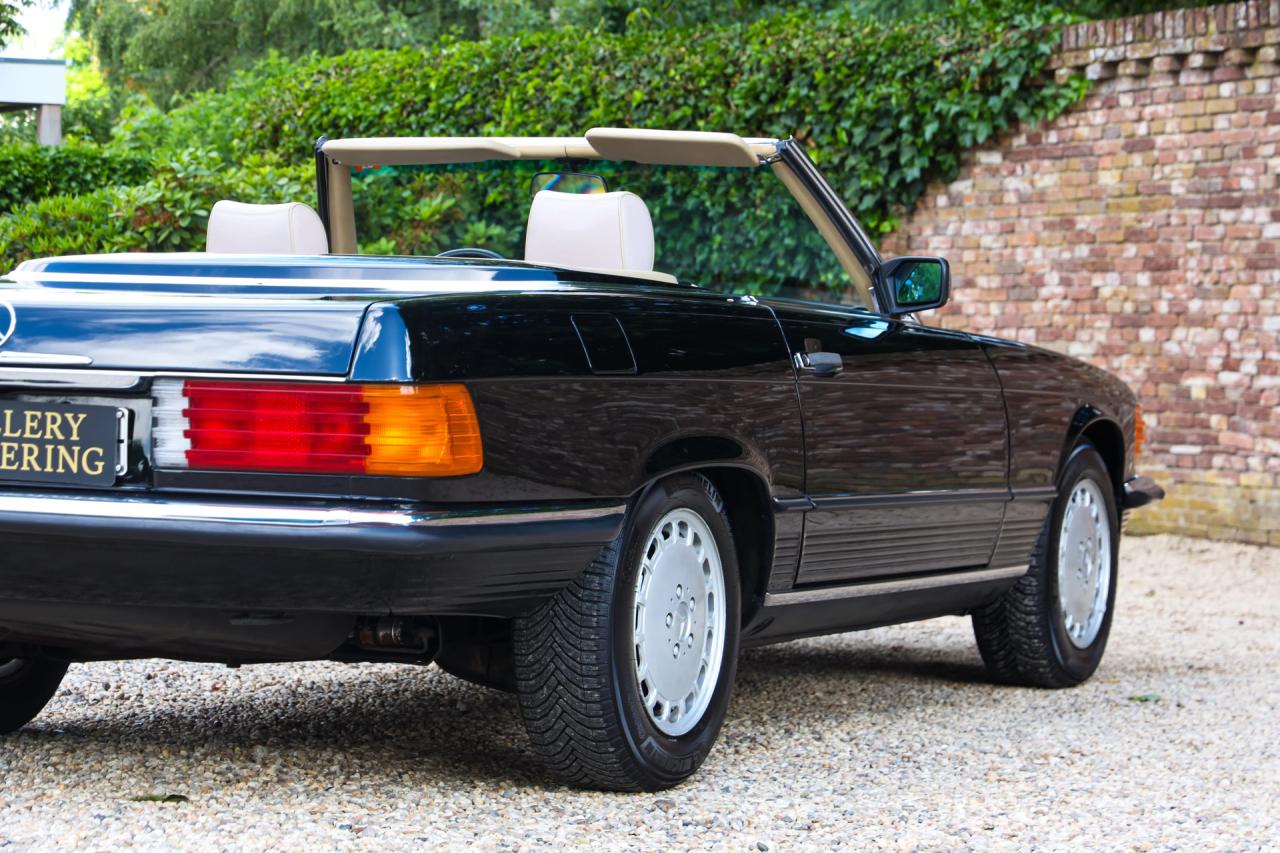 1986 Mercedes - Benz 420 SL &ldquo;The hidden strip is still there&rdquo;