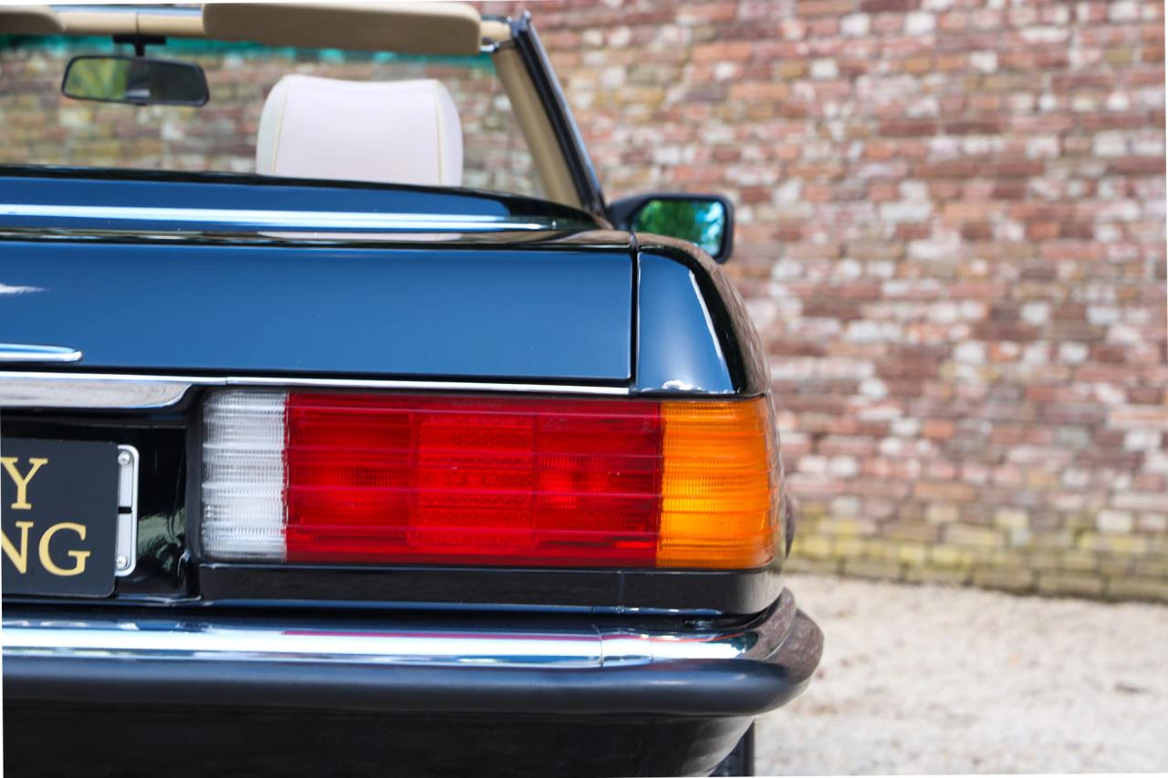 1986 Mercedes - Benz 420 SL &ldquo;The hidden strip is still there&rdquo;