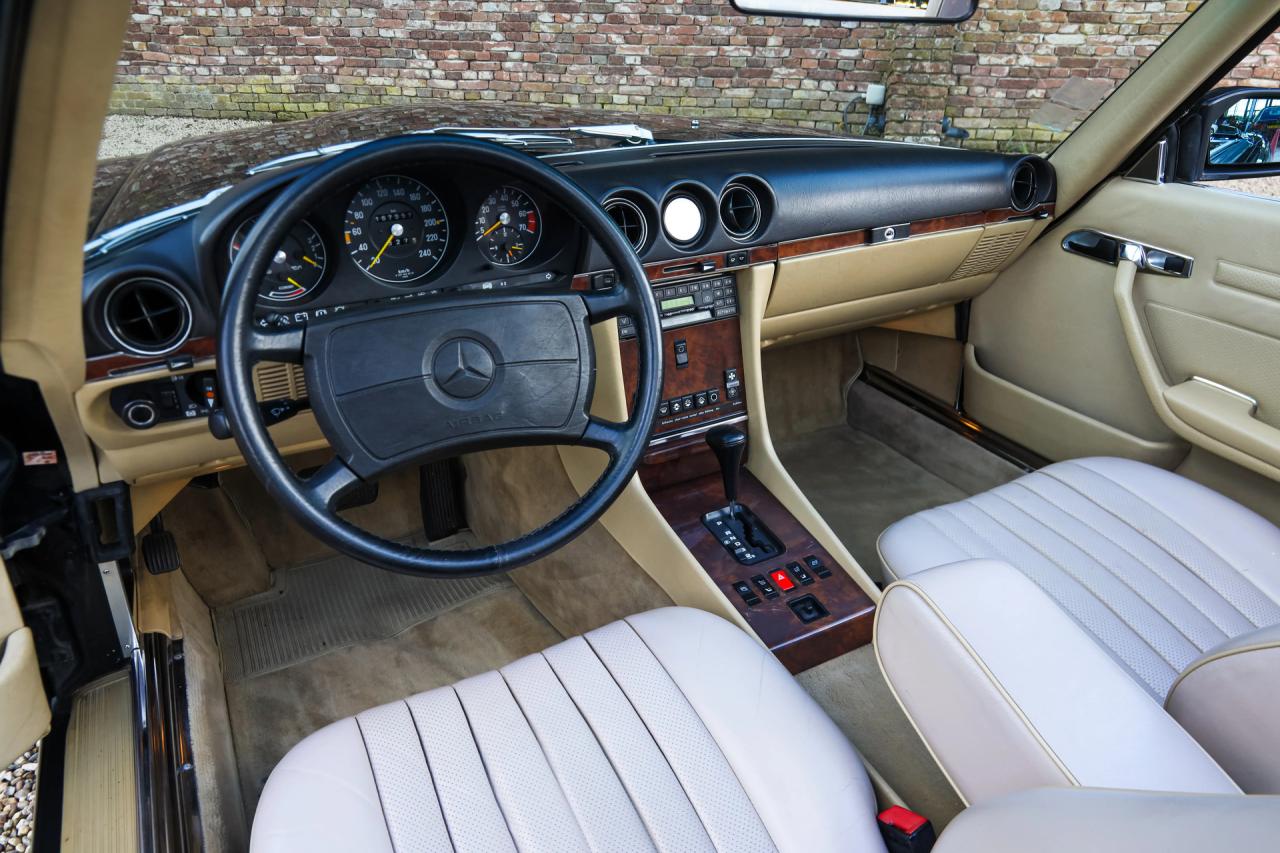 1986 Mercedes - Benz 420 SL &ldquo;The hidden strip is still there&rdquo;