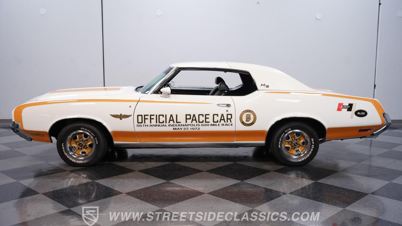 1972 Oldsmobile Cutlass Supreme Hurst/Olds Indy 500 Pace Car