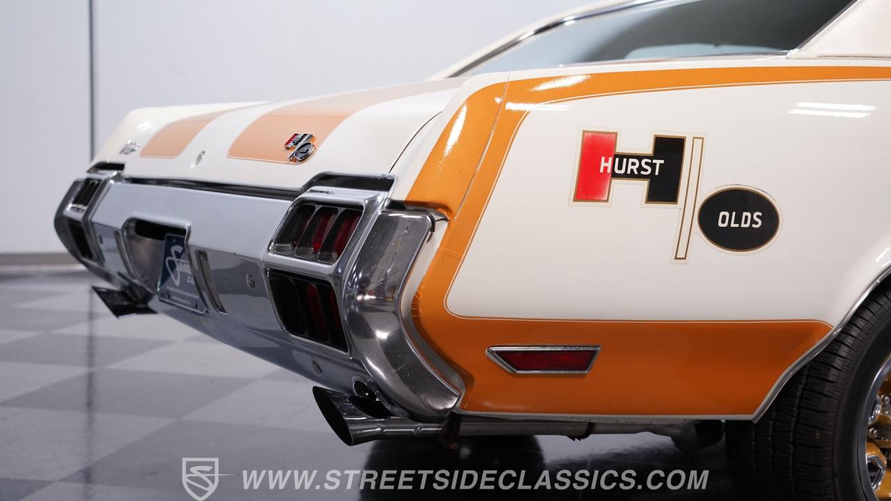 1972 Oldsmobile Cutlass Supreme Hurst/Olds Indy 500 Pace Car