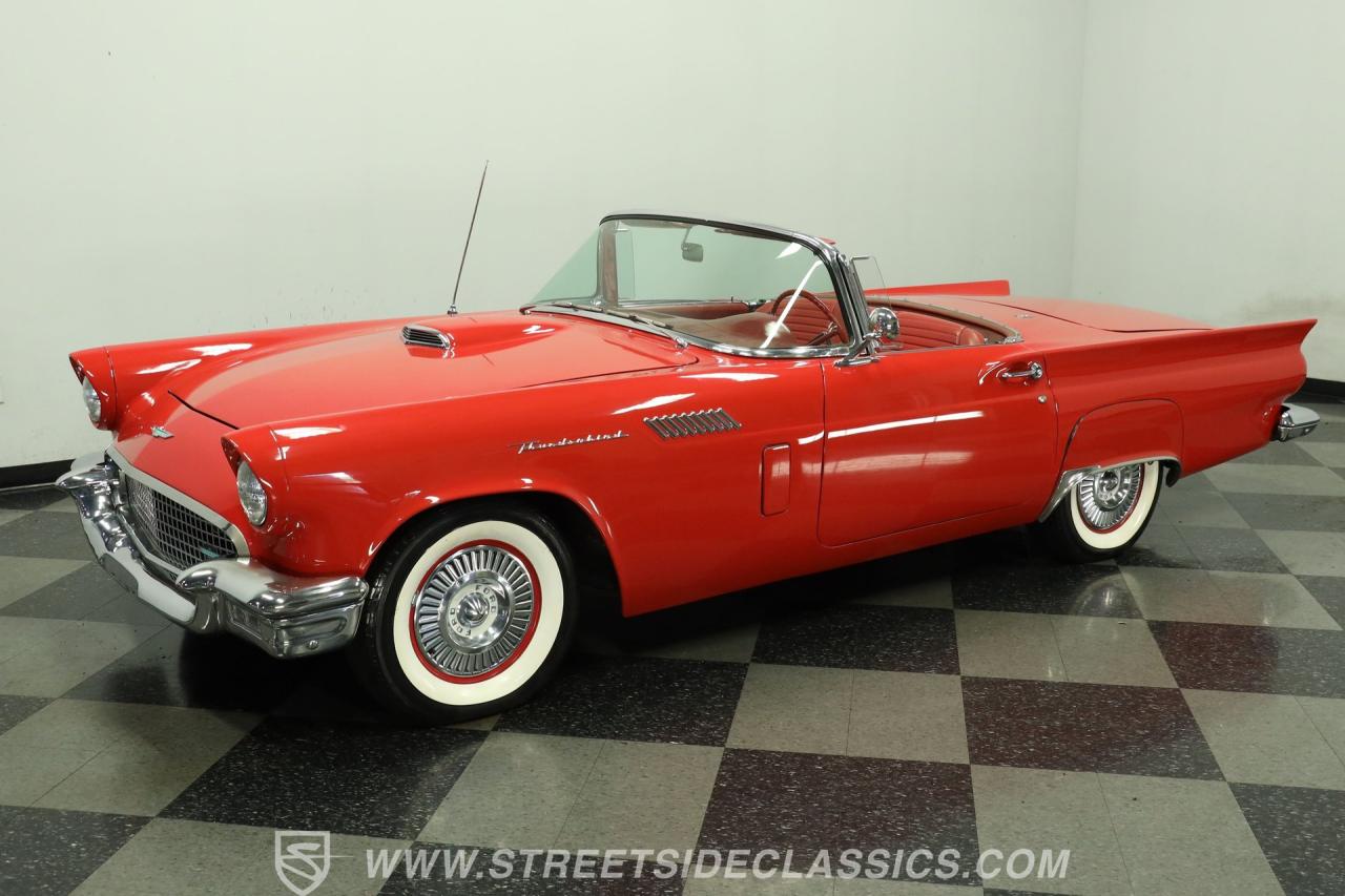 1957 Ford Thunderbird
