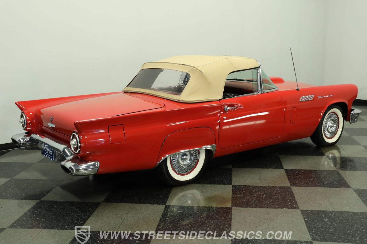 1957 Ford Thunderbird