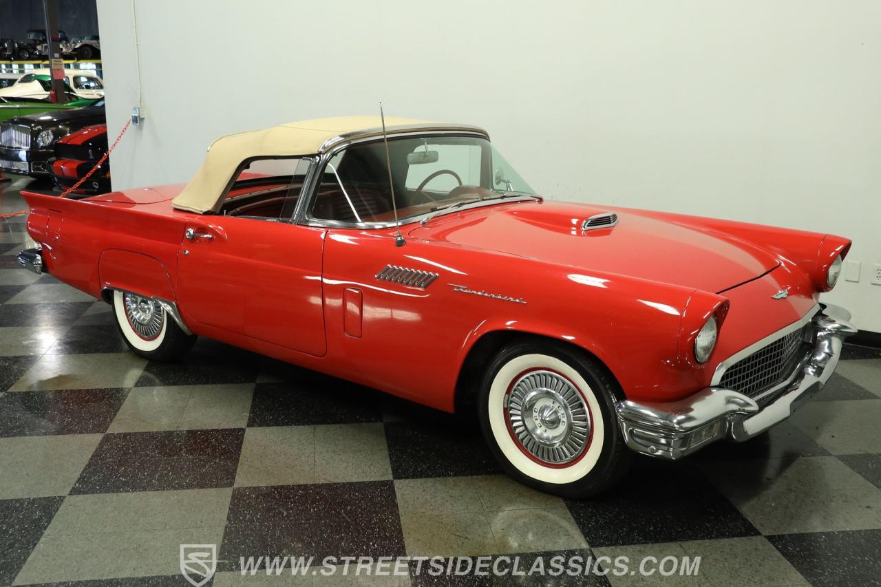 1957 Ford Thunderbird