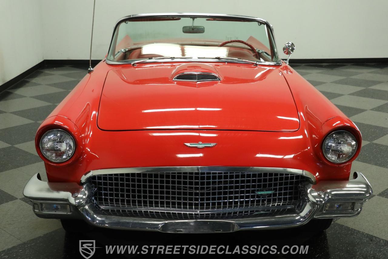 1957 Ford Thunderbird